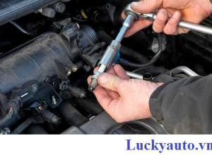 Cách nhận biết xe ô tô cần thay thế bugi bằng mắt thường